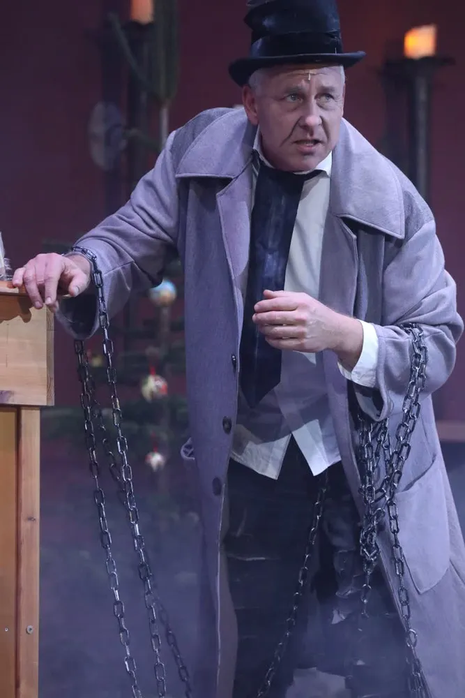 Fröhliche Weihnachten, Mr. Scrooge, Bild 6