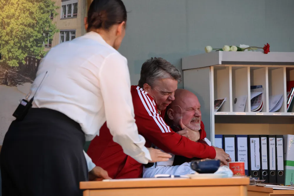 Eingeschlossene Gesellschaft, Bild 8
